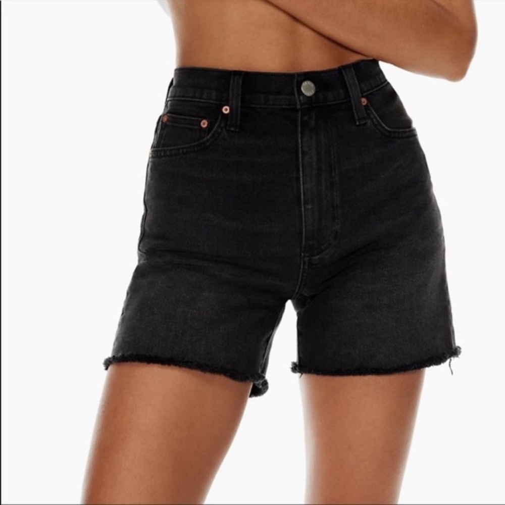 Aritzia Denim Forum The Yoko Mid Thigh Short Black